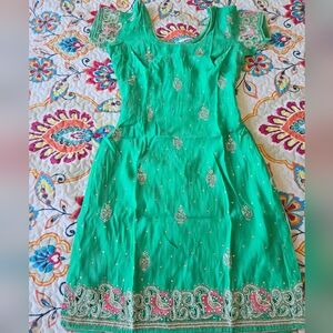 3 piece indian punjabi bollywood patiala salwar suit, with embellishments